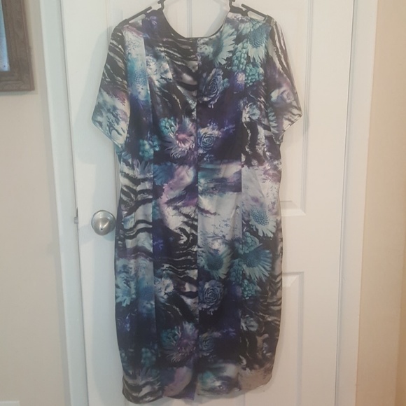 DRESS - Picture 2 of 5